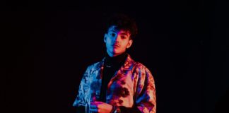 Uno, dos, tres, ne is lássalak, üzeni Azahriah egy lánynak!