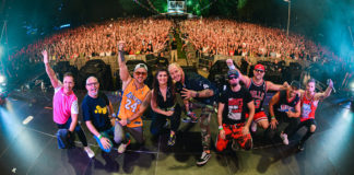 Te is picit BELEHALSZ majd, amikor Majka és Curtis felrobbantja a színpadot!