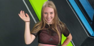 Tarka hajat csinál a trambulin parkban, Peisza fél a magasban, itt senki sem normális?!