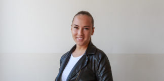 Petra után Rozi is beállt a sorba, göndi vagy egyenes?