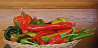 Rohamosan terjed a videó, így egyél rengeteg csípőset