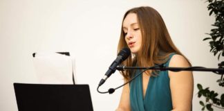 Te vagy nekem az ajándék, dúdolja Paulina