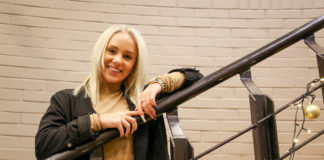 Zsanika már alig várja a karácsonyt, gyönyörű az ünnepi képeken