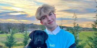 WhisperTon női ruhákat vásárolt