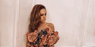 Petra önmagának vesz virágot Valentin-napra és szingli partit tart a barátnőivel