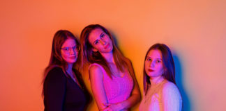 A KS-csajok összeálltak egy kis fotózásra, nem hiszed el, milyen szexi hölgyek lettek