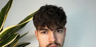 Stumpf Patrik halálra unja magát, miközben elrabolják? Imádjuk a videót!