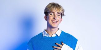 WhisperTon épp videózott az autóban, amikor neki csapódtak!