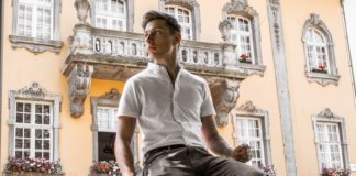 Szender Milán hercegnek látja magát