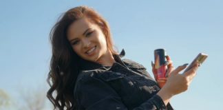 Sápi Vivi héliumos lufit szívott, ilyen a hangja, nem semmi