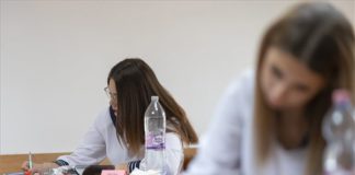 Influencerekről és segélyhívó-telefonvonalakról kellett olvasniuk a németből érettségizőknek