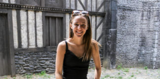 Dominika miniszoknyában, hogy az a!