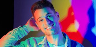 Csecse Atinak rózsaszín haja lett, nektek hogy tetszik?