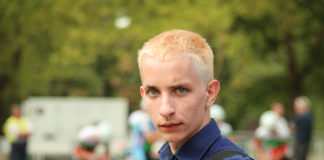 Oszinak Rascal a mindene, még az ágyban is vele van