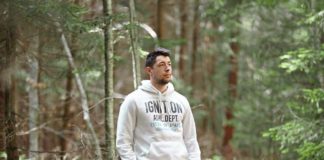 3 hónapig követte egy kém, OMG