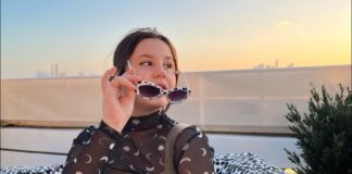 Makk Adri leénekel mindenkit