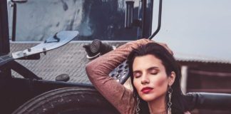 Előadóművész vagy tündér keresztanya? Döntsétek el Klajkó Szandráról