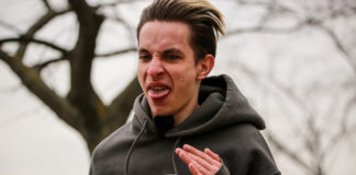 Oszi vágja a leghülyébb fejeket ever!