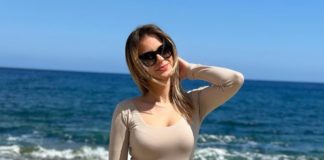 Forró csók Forstner Csenge és párja között