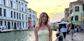 Ilyen gyönyörű ruhát vett fel Forstner Csenge Olaszországban