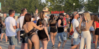 Brutális fénytechnika, bombanők, gulyás – megnéztük az idei Balaton Soundot