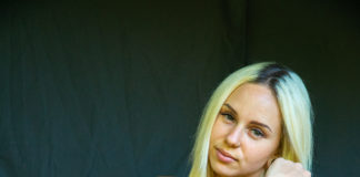 Türkíz fürdőruhájában perzsel Zsanika!