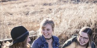 Valós közösség vs. Online közösség