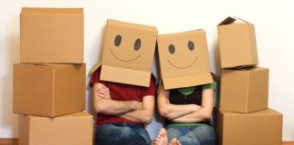 Istenes Bence költözik