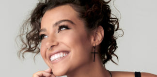 Mégsem vonul vissza Tóth Andi