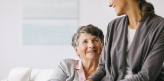 Egy skót nő képes kiszagolni a Parkinson-kórt