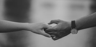 Magyarország első párterápiás podcastje lerántja a leplet a kapcsolataink rejtett problémáiról!