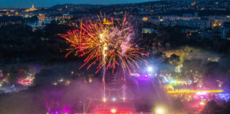 Színes madarakkal repülünk idén a Szabadság Szigetére