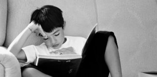 Hogyan maradj fókuszált a suliban, amikor minden elvonja a figyelmed?