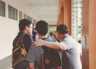 9 tipp, hogyan barátkozz könnyebben az új osztályban