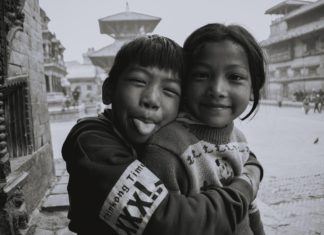 Miért lett megint menő a „cringe”, és miért nem ciki már semmi?